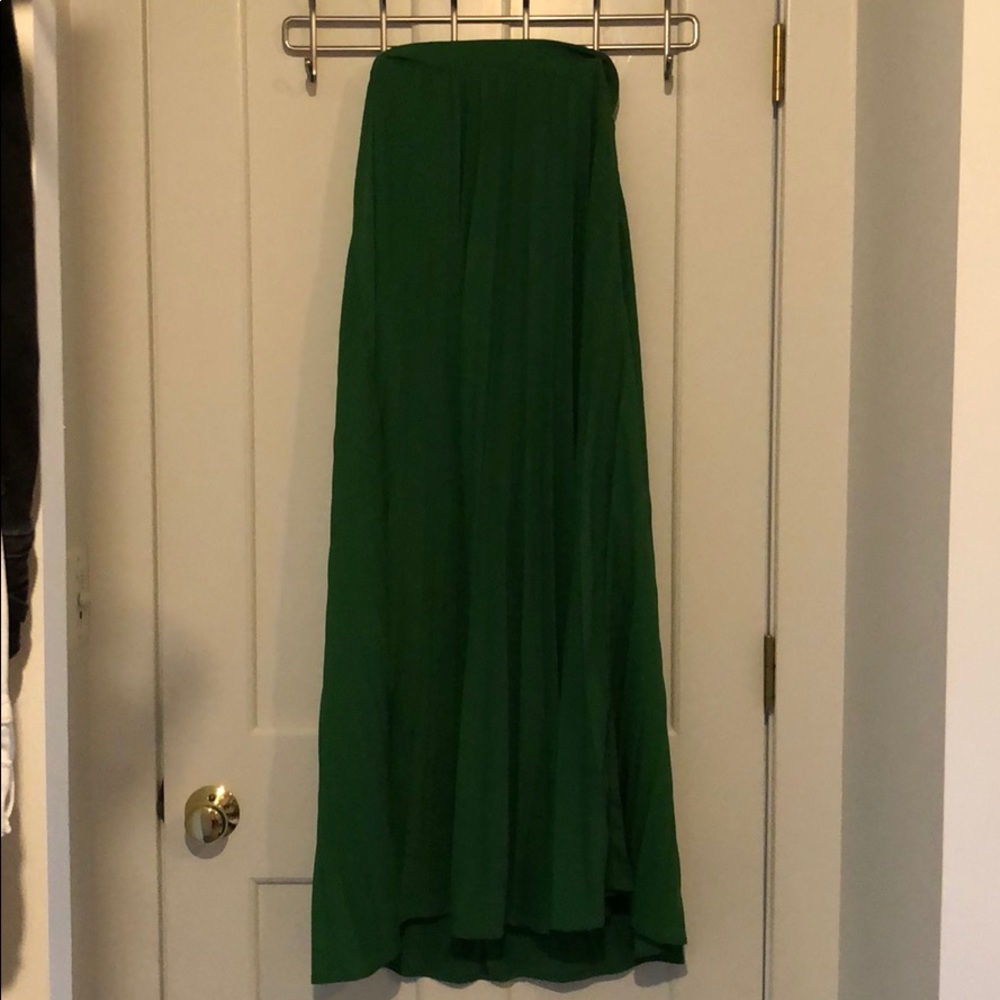 Emerald green skirt. Size medium. Has pleats